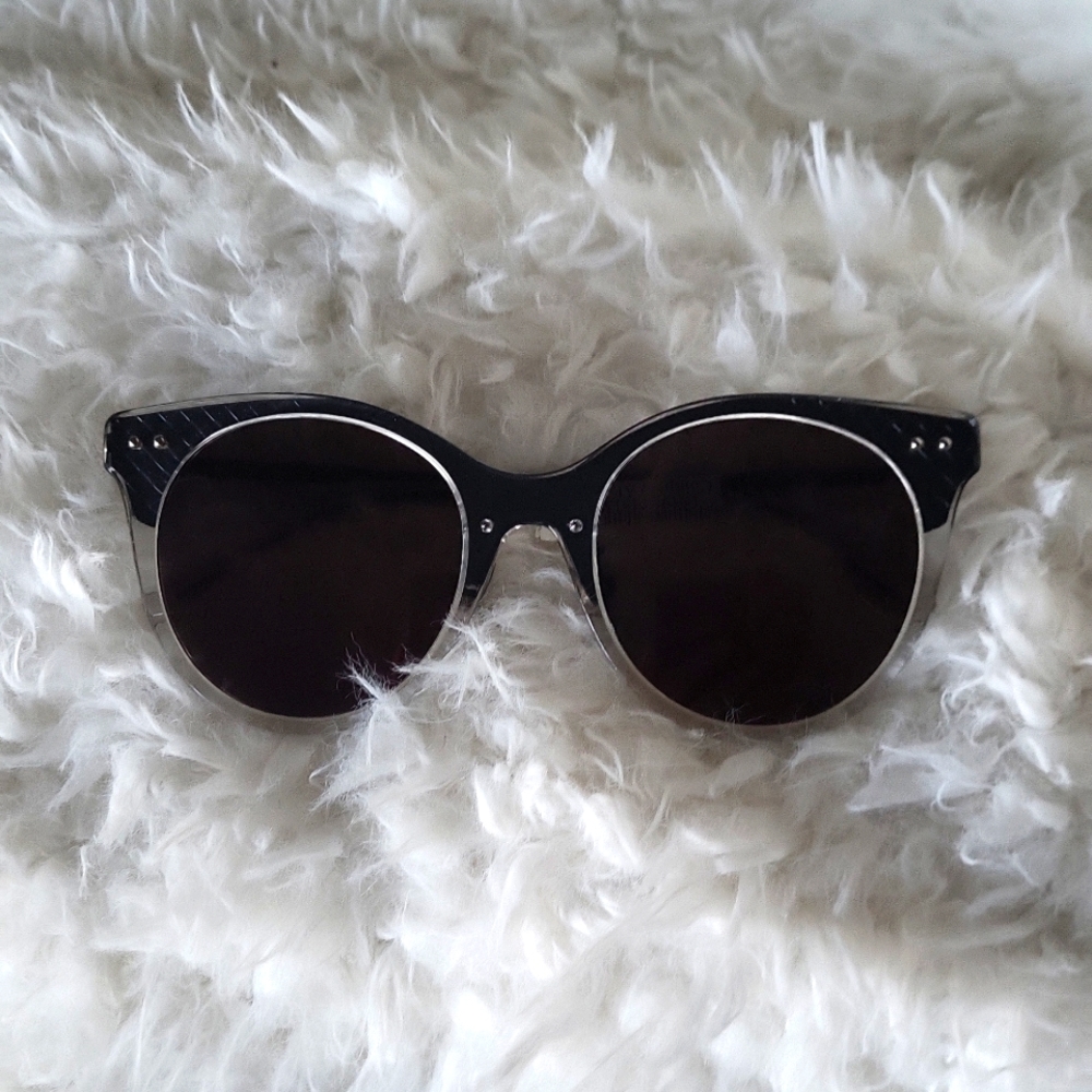 Sunglases NEW 100% Authentic Botegga Veneta from Gucci House Size M NO BOX.